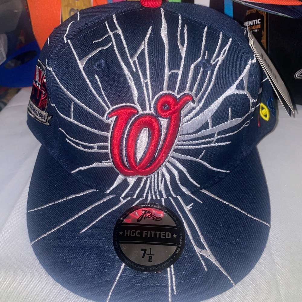 Fitted cap - Picture 3 of 5